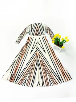 Long Sleeves Pleated Maxi Dresss