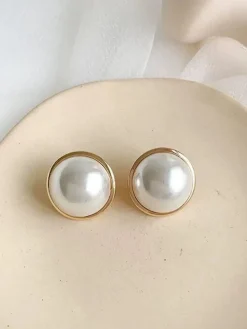 Retro Minimalist Round Pearl Earrings