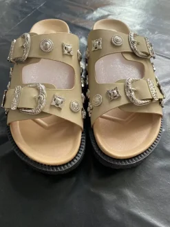 Studded Metal Rivet Flat Slide