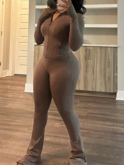 Two Pieces Sporty Fitted Flare Pants Set